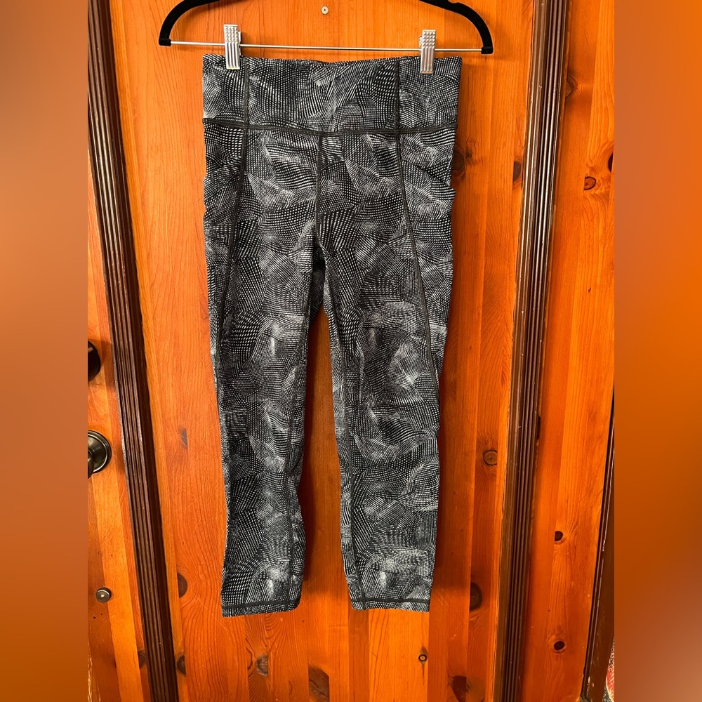 Lululemon size 6 cropped leggings black with white dots